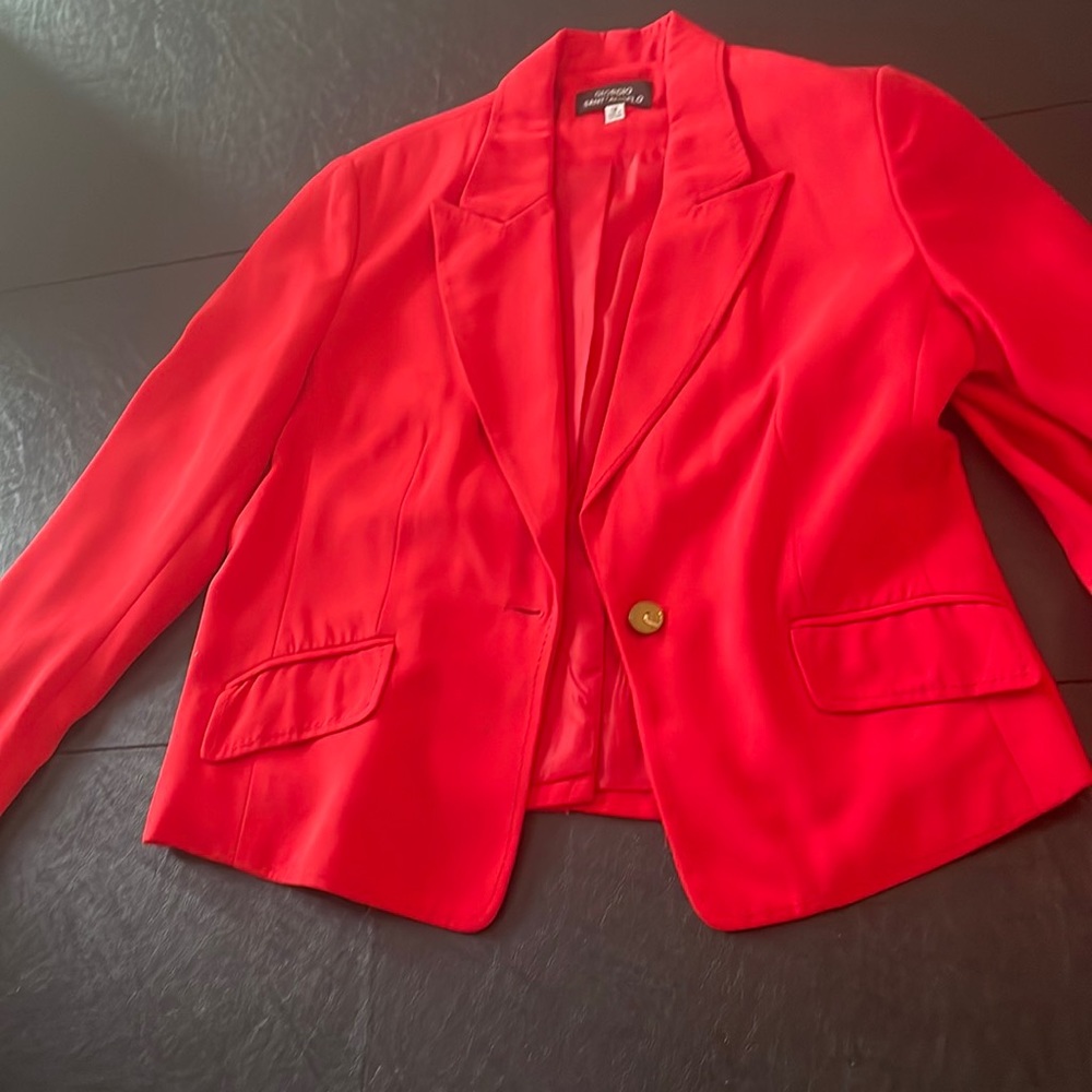 This is a business corporate look it would look really nice for an interview !